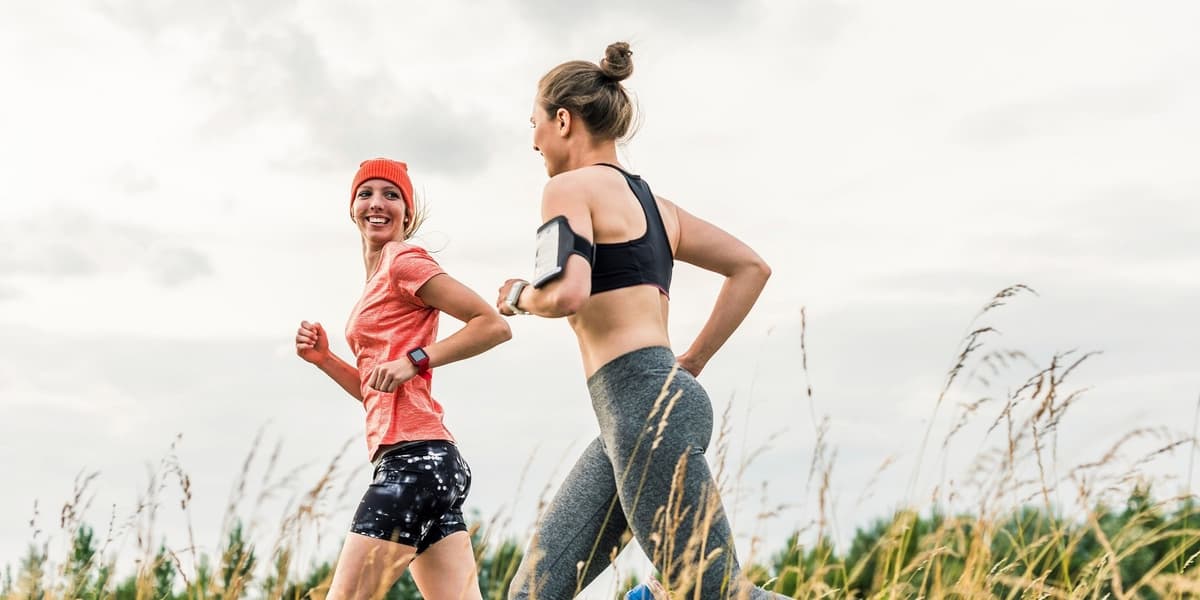 meiden hardlopen buiten