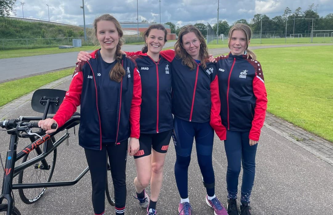 4 meiden op een rij van de atletiekvereniging AAC’61