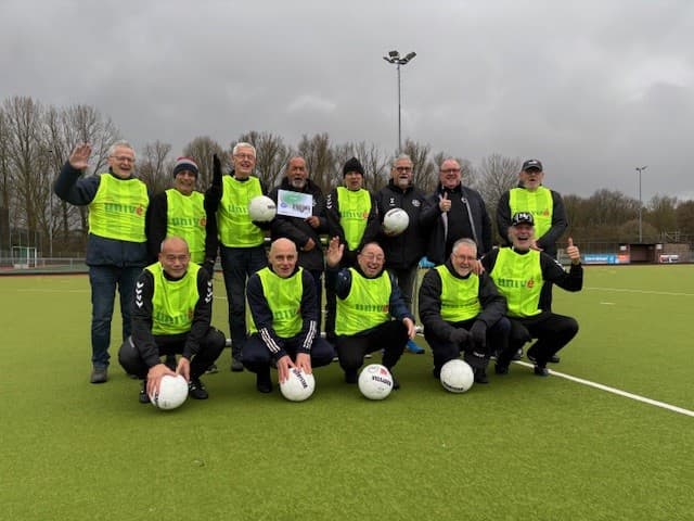 Teamfoto Walking Football van ASV Zuid Arnhem