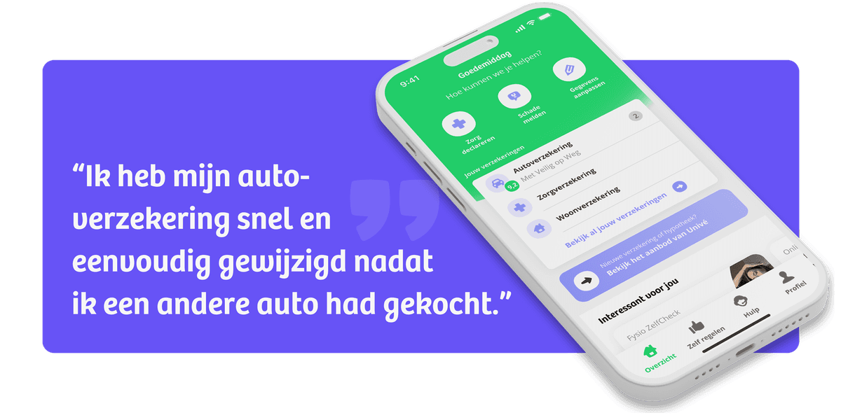 "Smartphone met een verzekeringsapp op het scherm waarin opties staan zoals zorg declareren, schade melden en gegevens aanpassen. Links staat de review: "Ik heb mijn autoverzekering snel en eenvoudig gewijzigd nadat ik een andere auto had gekocht."