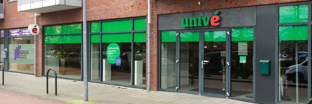 Gevel Univé winkel hypotheekadviseur Hoogezand